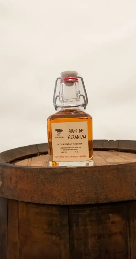 Sirop de géranium Péi (AI Enhanced)